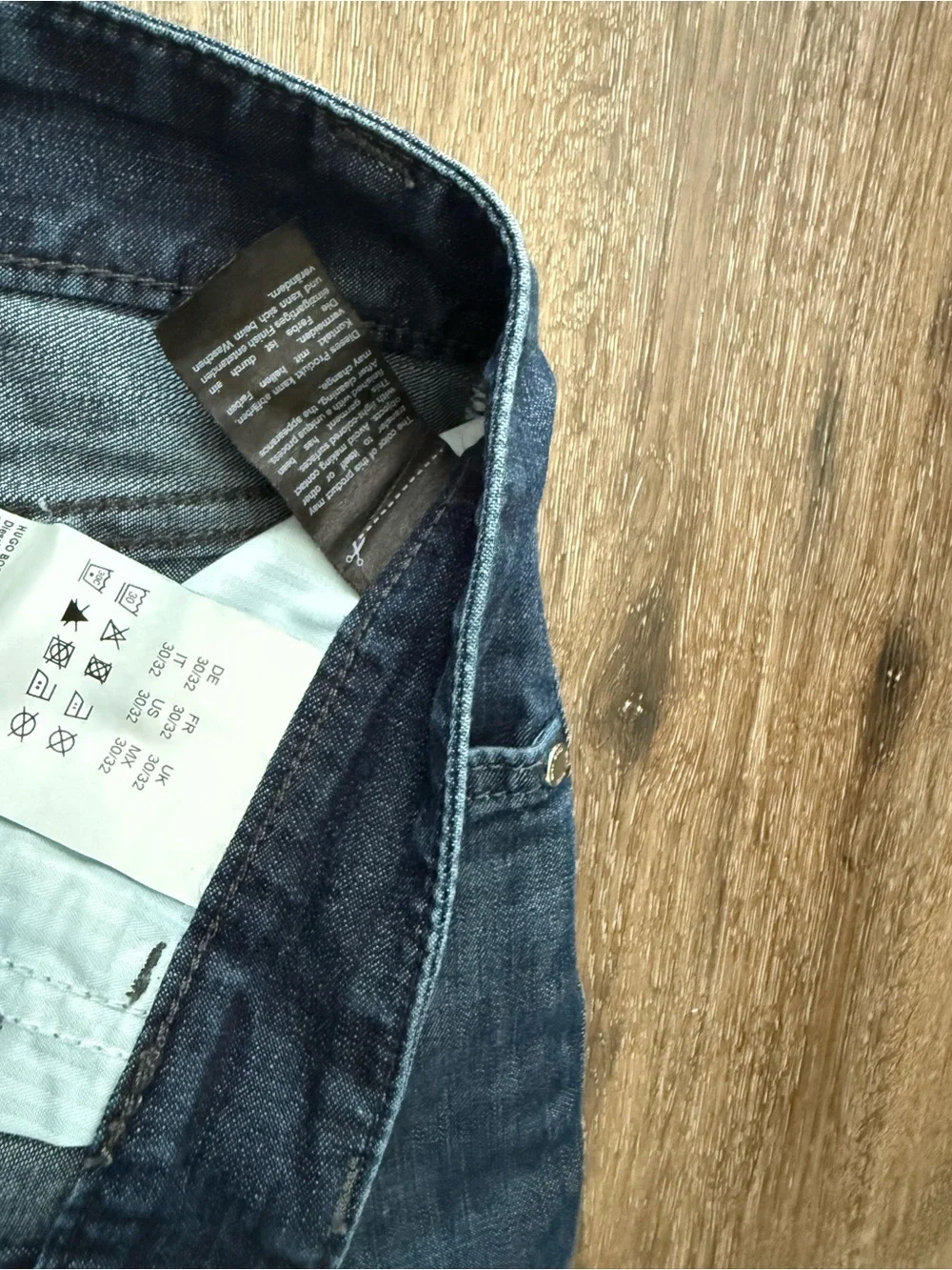 Hugo Boss Men's Indigo Straight-Leg Lightweight Jeans size 30